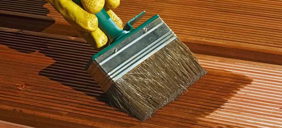 Douglas hout behandelen: zo bescherm je het tegen weersinvloeden!