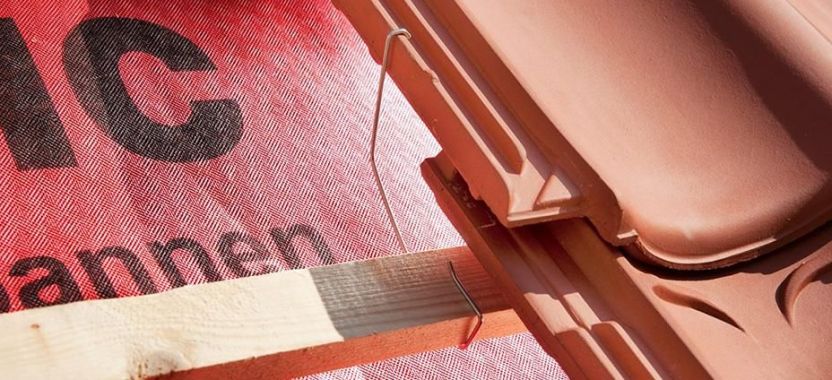 Dakpannen vastzetten lijst