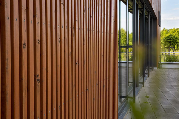 Voorbeeld toepassing thermisch gemodificeerd hout