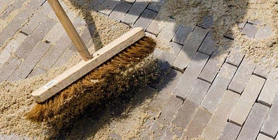 Gebakken_bestrating_invegen