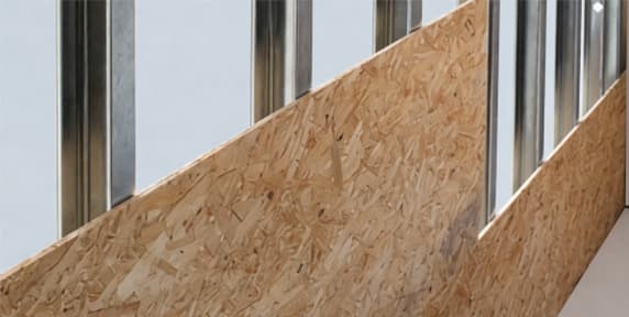 Isolatiemateriaal_beplating_plaatsen_metal_stud_wand