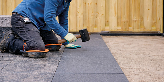 Stap_4_tuintegels_leggen