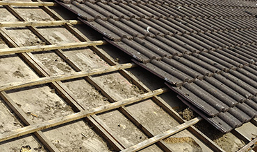 Verwijderen_betonnen_dakpannen_dakrenovatie_denekamp