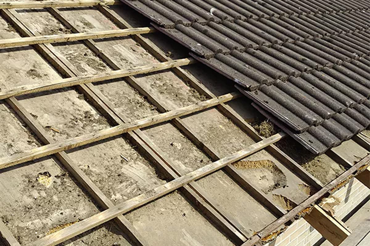 Verwijderen_oude_dakpannen