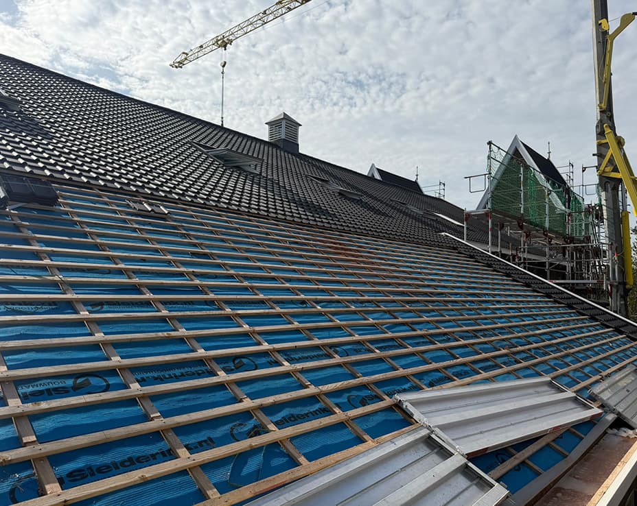 Vernieuwing_dak_project_van_kerk_naar_appartementen